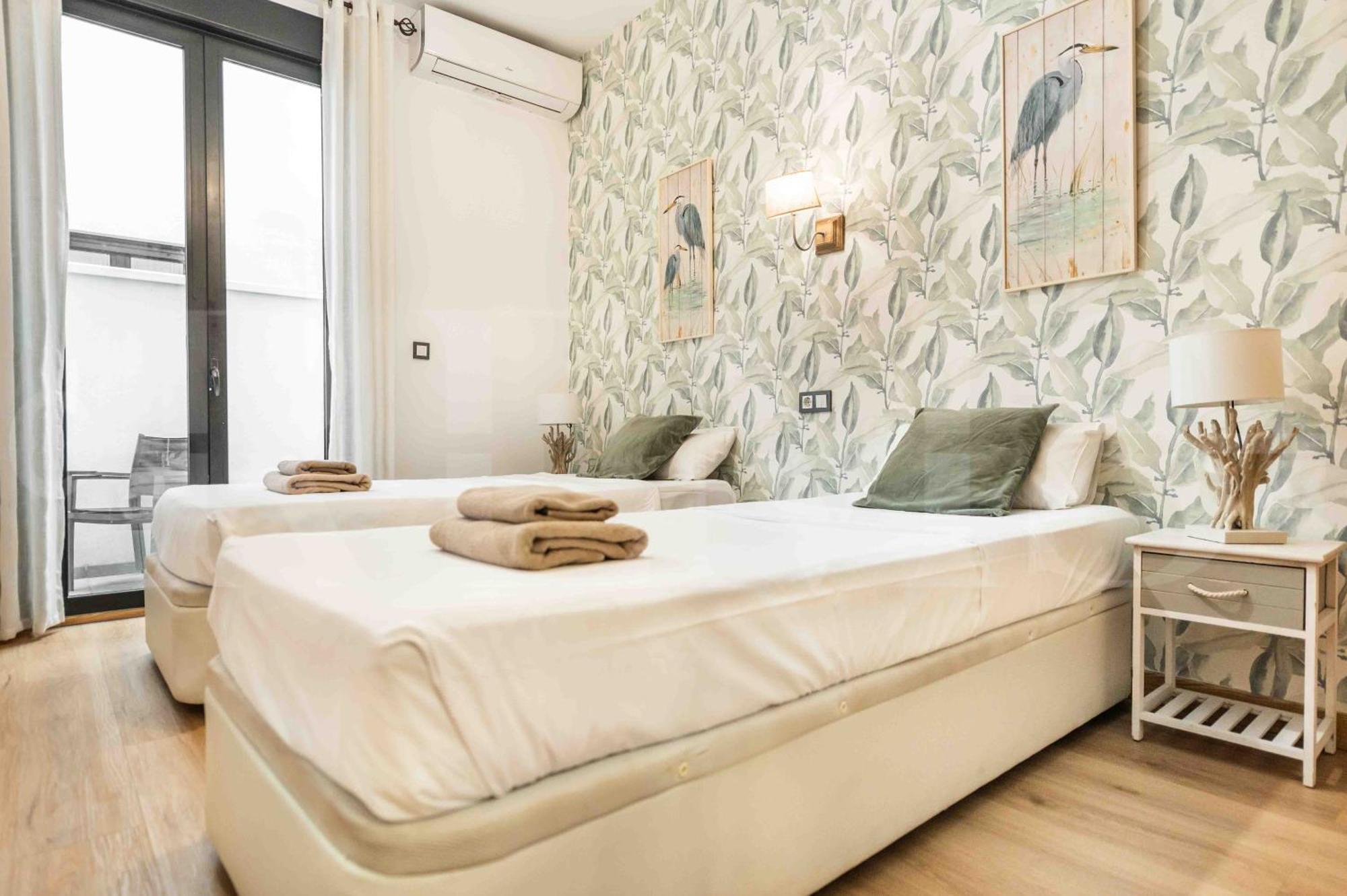 3Br Apartment With Parking And Patio In The Center By Rems マラガ エクステリア 写真